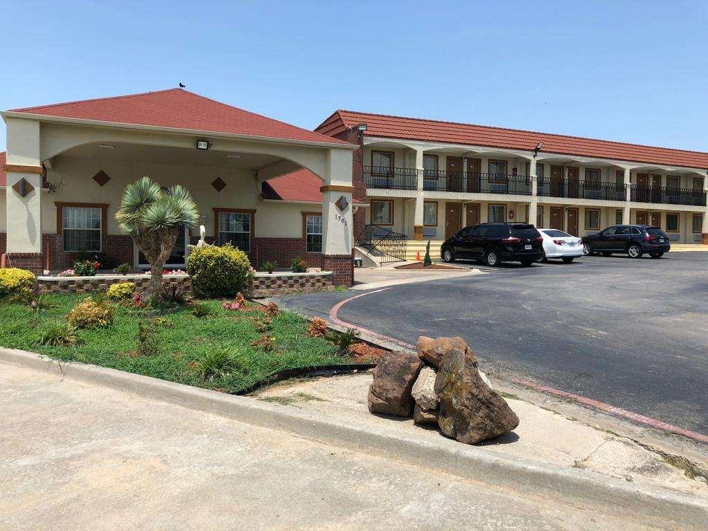 Days Inn By Wyndham Gainesville Exterior photo