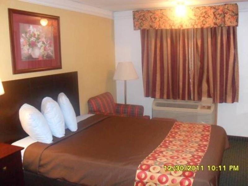 Days Inn By Wyndham Gainesville Exterior photo