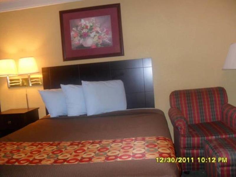 Days Inn By Wyndham Gainesville Exterior photo