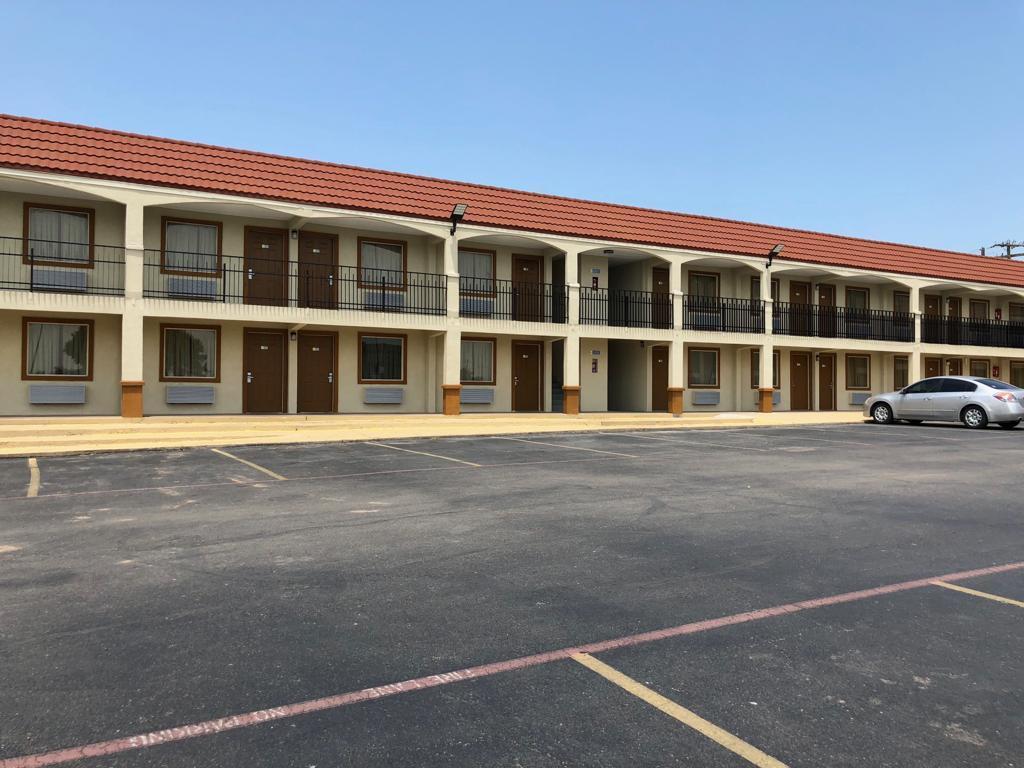 Days Inn By Wyndham Gainesville Exterior photo